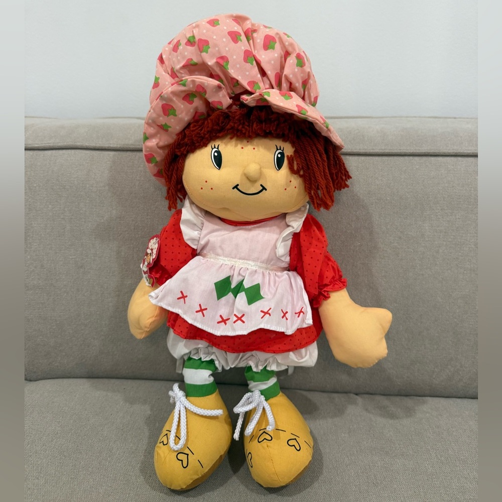 Strawberry Shortcake 2002 Plush Doll